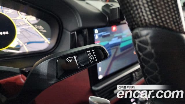 Porsche Cayenne 2020 — Photo 25/37