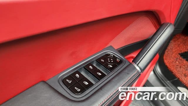Porsche Cayenne 2020 — Photo 10/37