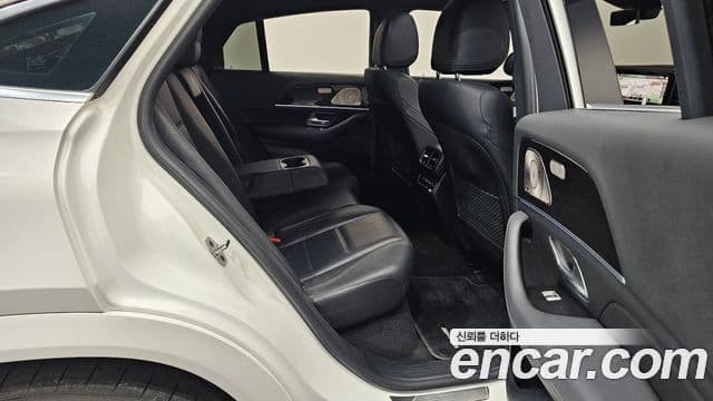Mercedes-Benz GLE-Class 2022 — ფოტო 11/20