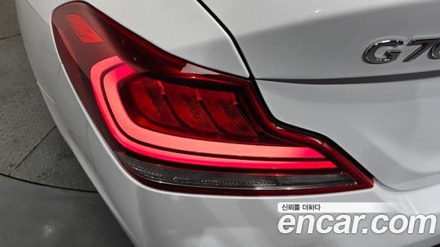 Genesis G70 2018 — Photo 13/40