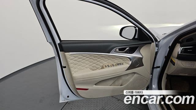 Genesis G70 2018 — Photo 11/40
