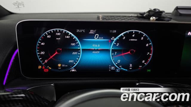 Mercedes-Benz GLB-Class 2020 — фото 8 из 20