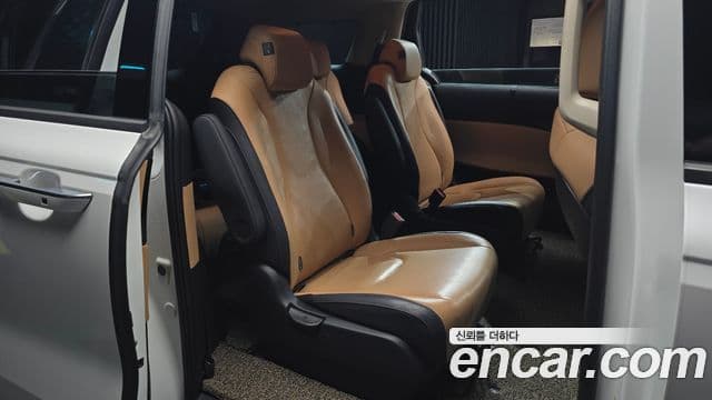 Kia Carnival 2023 — Şəkil 12/20