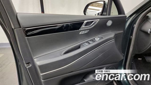 Genesis GV80 2021 — Photo 29/35