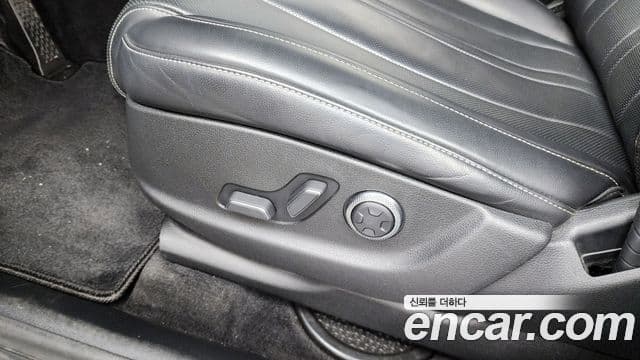 Genesis GV80 2021 — Photo 20/35