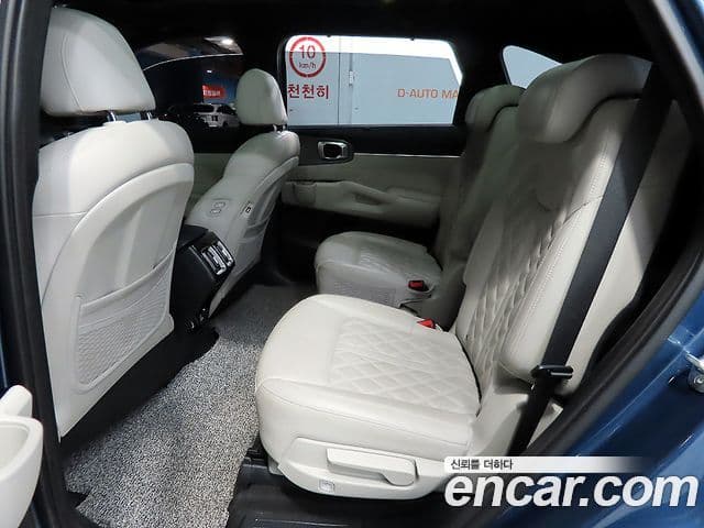 Kia Sorento 2021 — Фото 7/20
