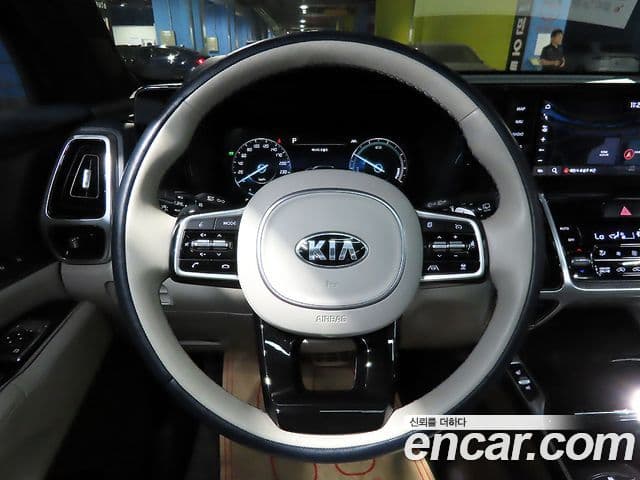 Kia Sorento 2021 — Фото 9/20