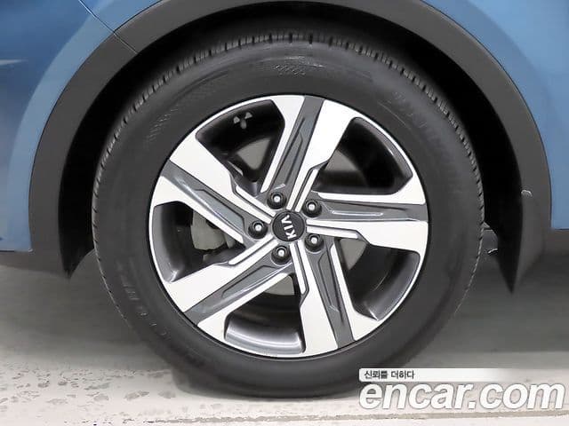 Kia Sorento 2021 — Фото 20/20