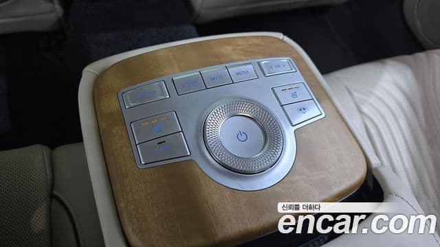 Genesis Electrified G80 2022 — ფოტო 19/20