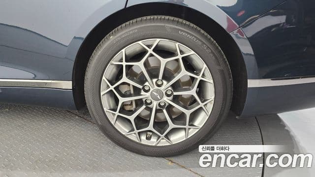Genesis G80 2022 — Photo 23/31