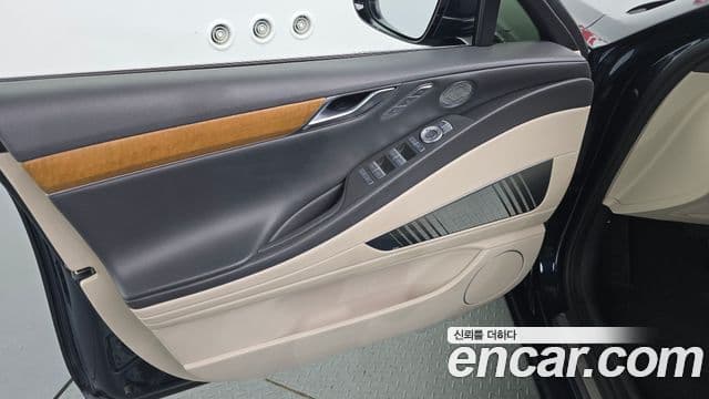 Genesis G80 2022 — Photo 1/31