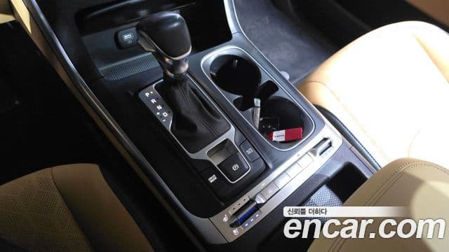 Kia Carnival 2022 — фото 9 из 20