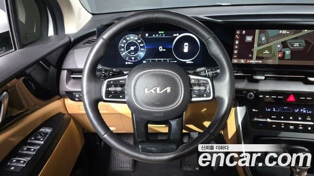 Kia Carnival 2022 — фото 14 из 20