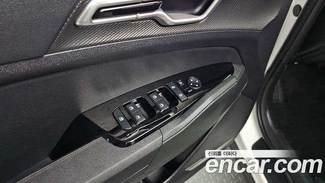 Kia Sportage 2024 — ფოტო 17/19