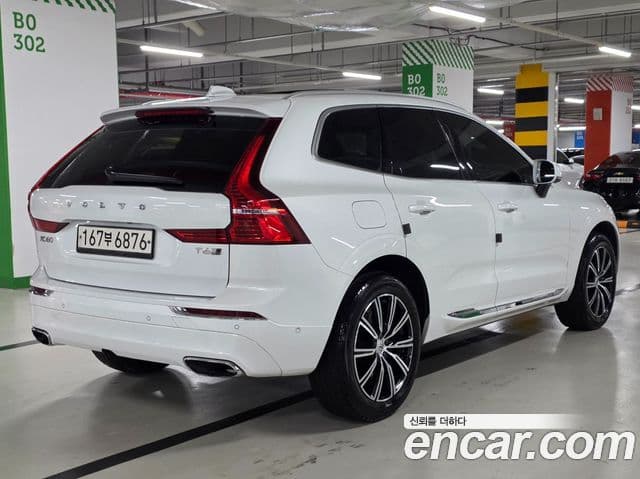 Volvo XC60 2020 — ფოტო 2/20