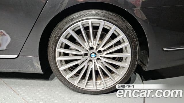 BMW 7 Series 2020 — Photo 4/34