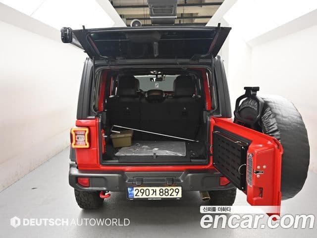 Jeep Wrangler 2021 — Şəkil 18/20
