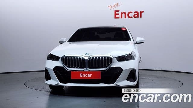 BMW 5 Series 2025 — фото 2 из 20