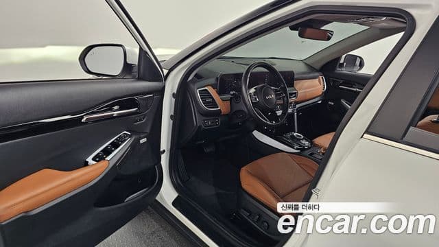 Kia Seltos 2024 — ფოტო 10/20