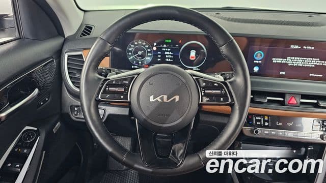 Kia Seltos 2024 — ფოტო 14/20