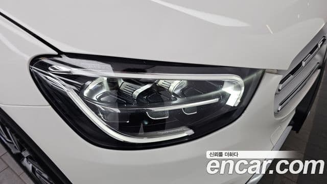 Mercedes-Benz GLC-Class 2022 — Photo 27/32