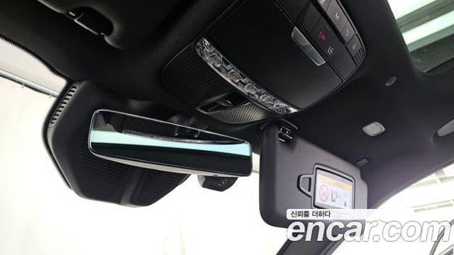 Mercedes-Benz GLC-Class 2022 — Photo 18/32