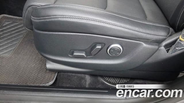 Genesis GV70 2021 — Şəkil 14/33