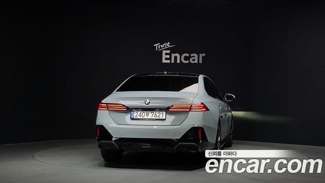 BMW 5 Series 2024 — ფოტო 4/20