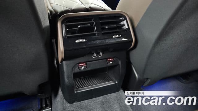 BMW 5 Series 2024 — ფოტო 18/20