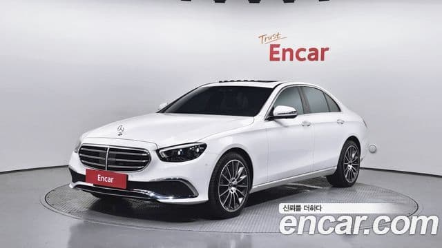 Mercedes-Benz E-Class 2022 — ფოტო 1/20