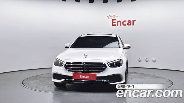 Mercedes-Benz E-Class 2022 — ფოტო 3/20
