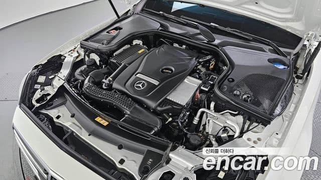 Mercedes-Benz E-Class 2022 — ფოტო 6/20