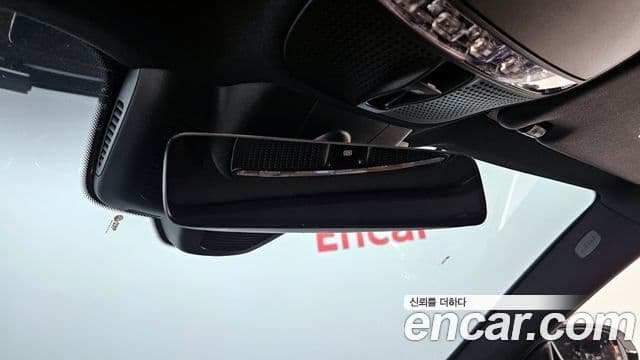 Mercedes-Benz E-Class 2022 — ფოტო 17/20