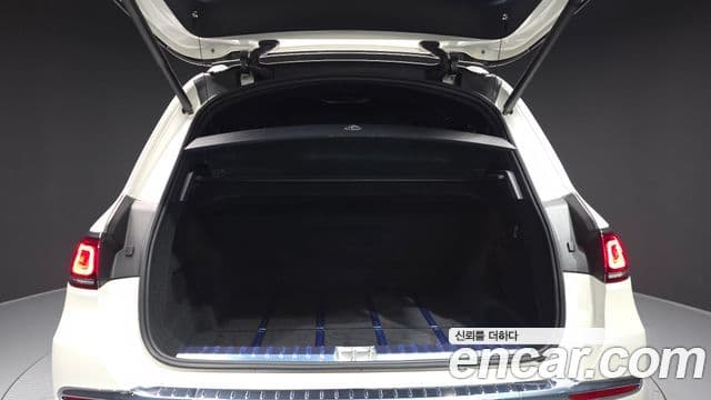 Mercedes-Benz GLS-Class 2023 — Photo 18/20