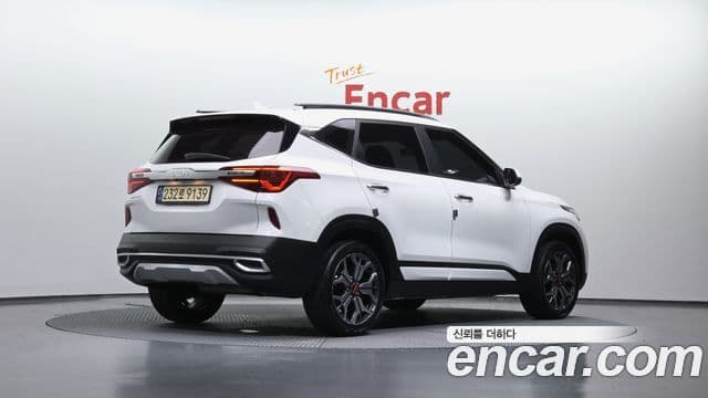 Kia Seltos 2022 — Şəkil 2/20