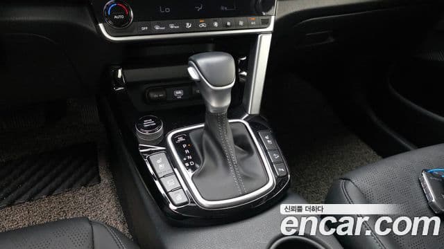 Kia Seltos 2022 — Şəkil 9/20