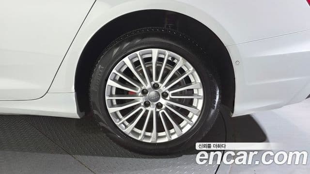 Audi A6 2021 — Photo 23/33