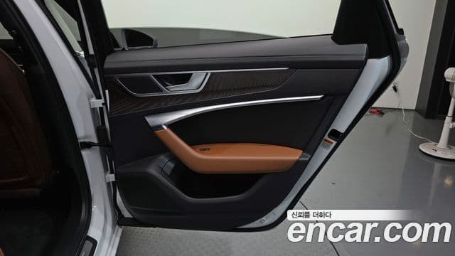 Audi A6 2021 — Photo 19/33