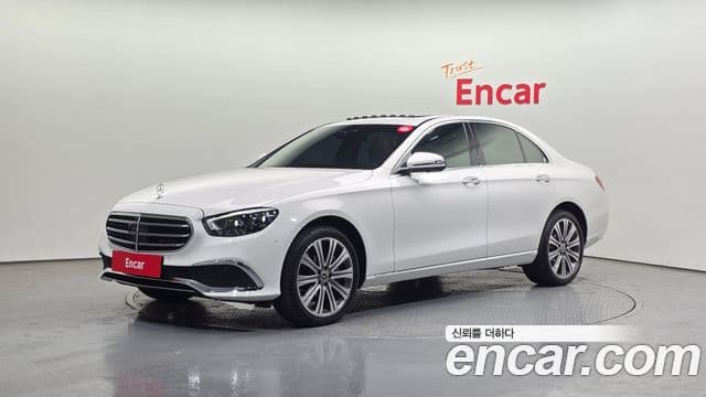 Mercedes-Benz E-Class 2023 — ფოტო 1/20