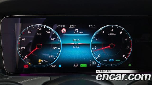 Mercedes-Benz E-Class 2023 — ფოტო 8/20