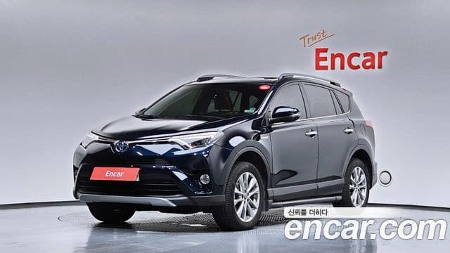 Toyota RAV4 2018 — ფოტო 1/20