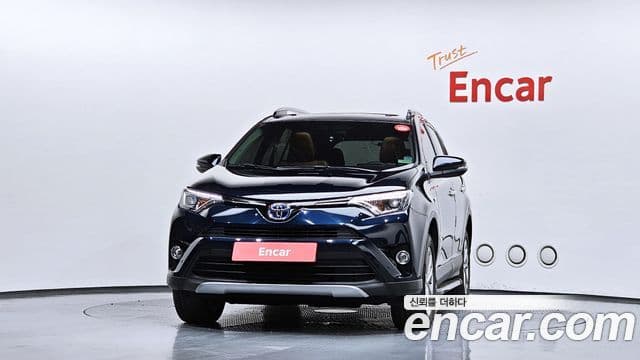 Toyota RAV4 2018 — ფოტო 3/20