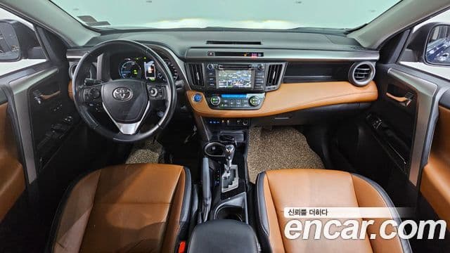 Toyota RAV4 2018 — ფოტო 7/20
