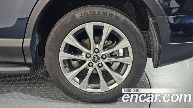 Toyota RAV4 2018 — ფოტო 17/33