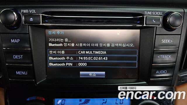 Toyota RAV4 2018 — ფოტო 6/33