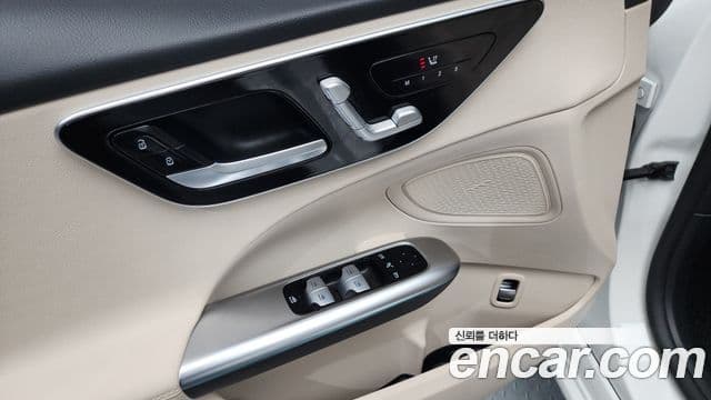 Mercedes-Benz C-Class 2023 — Şəkil 20/20