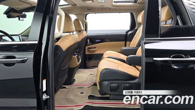 Kia Carnival 2022 — ფოტო 12/20