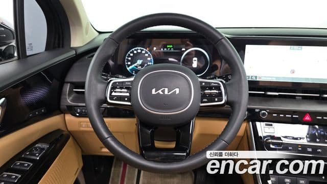 Kia Carnival 2022 — ფოტო 13/20
