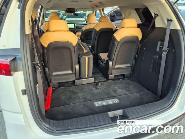 Kia Carnival 2023 — фото 9 из 20