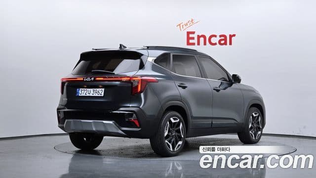 Kia Seltos 2023 — Şəkil 2/20